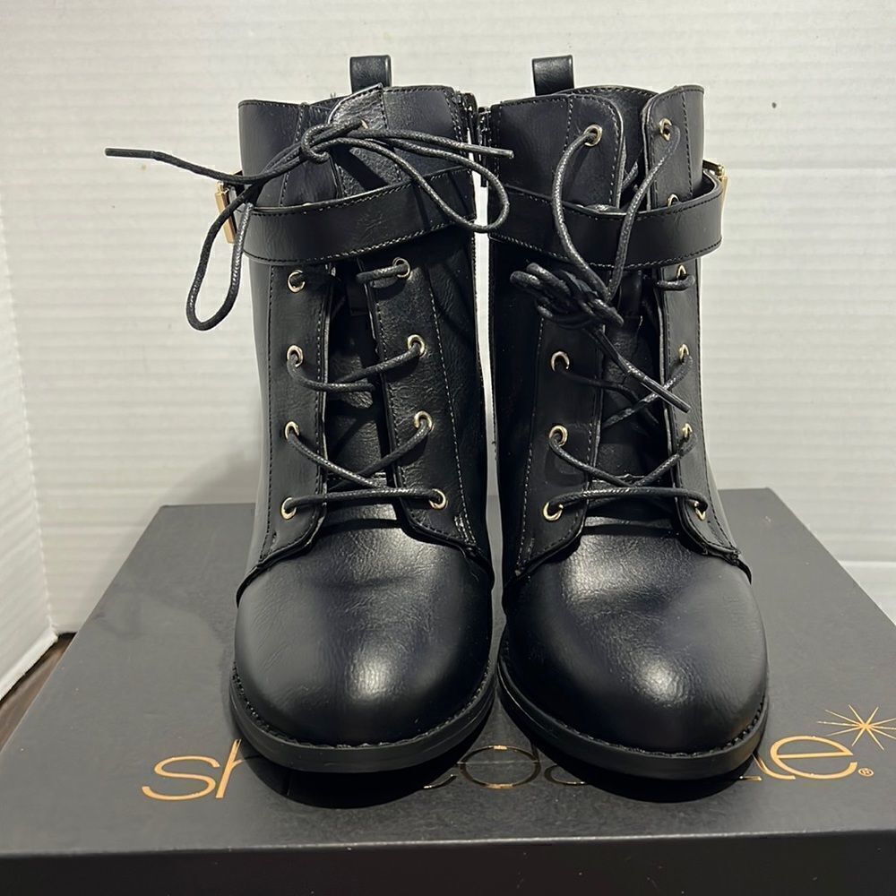 Shoedazzle Booties 
